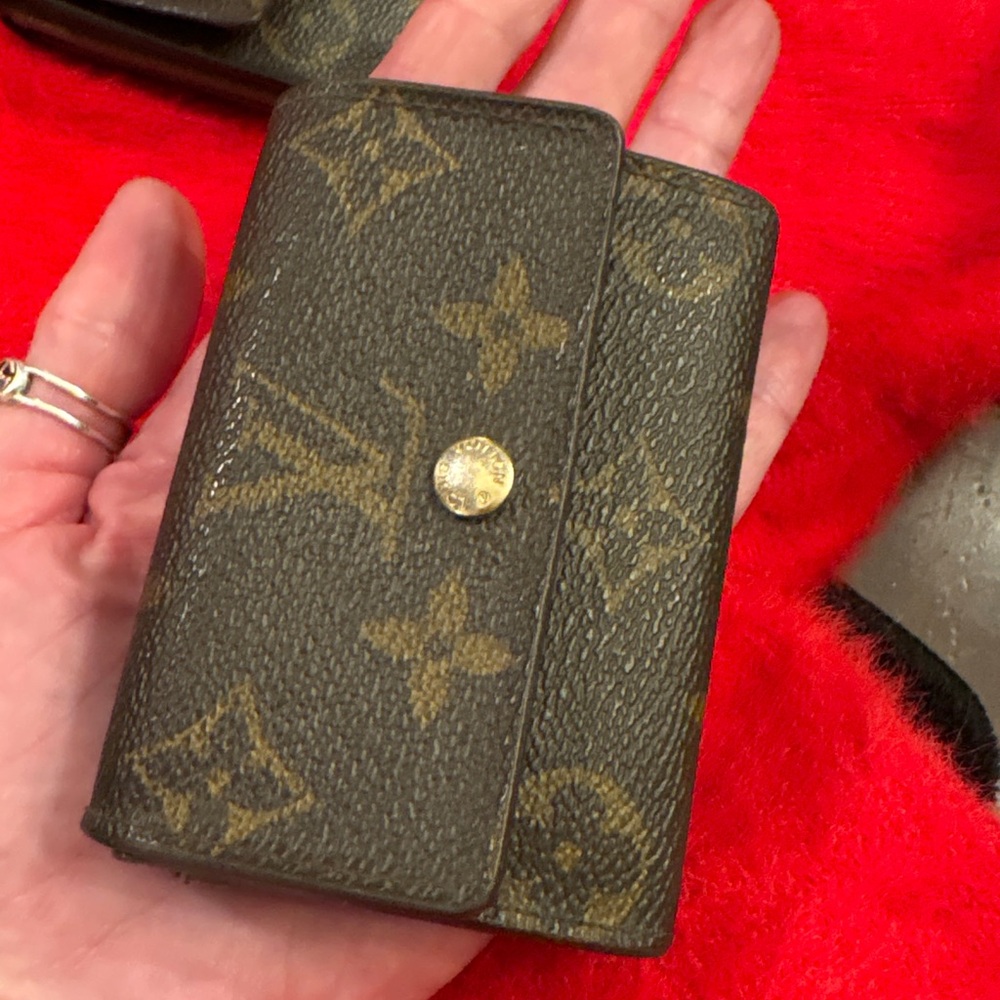 Louis Vuitton Brown and Gold Monogram small wallet. - Picture 2 of 5